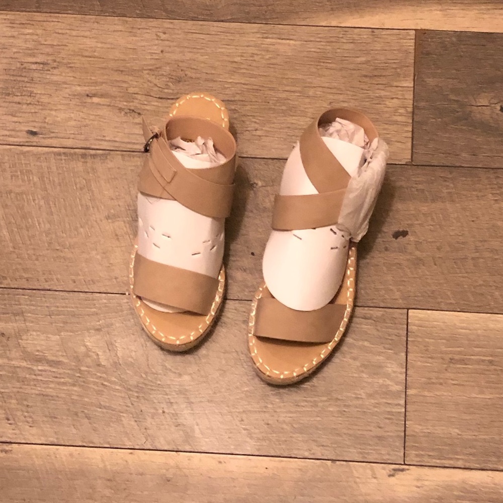 Cross strap wedge espadrille